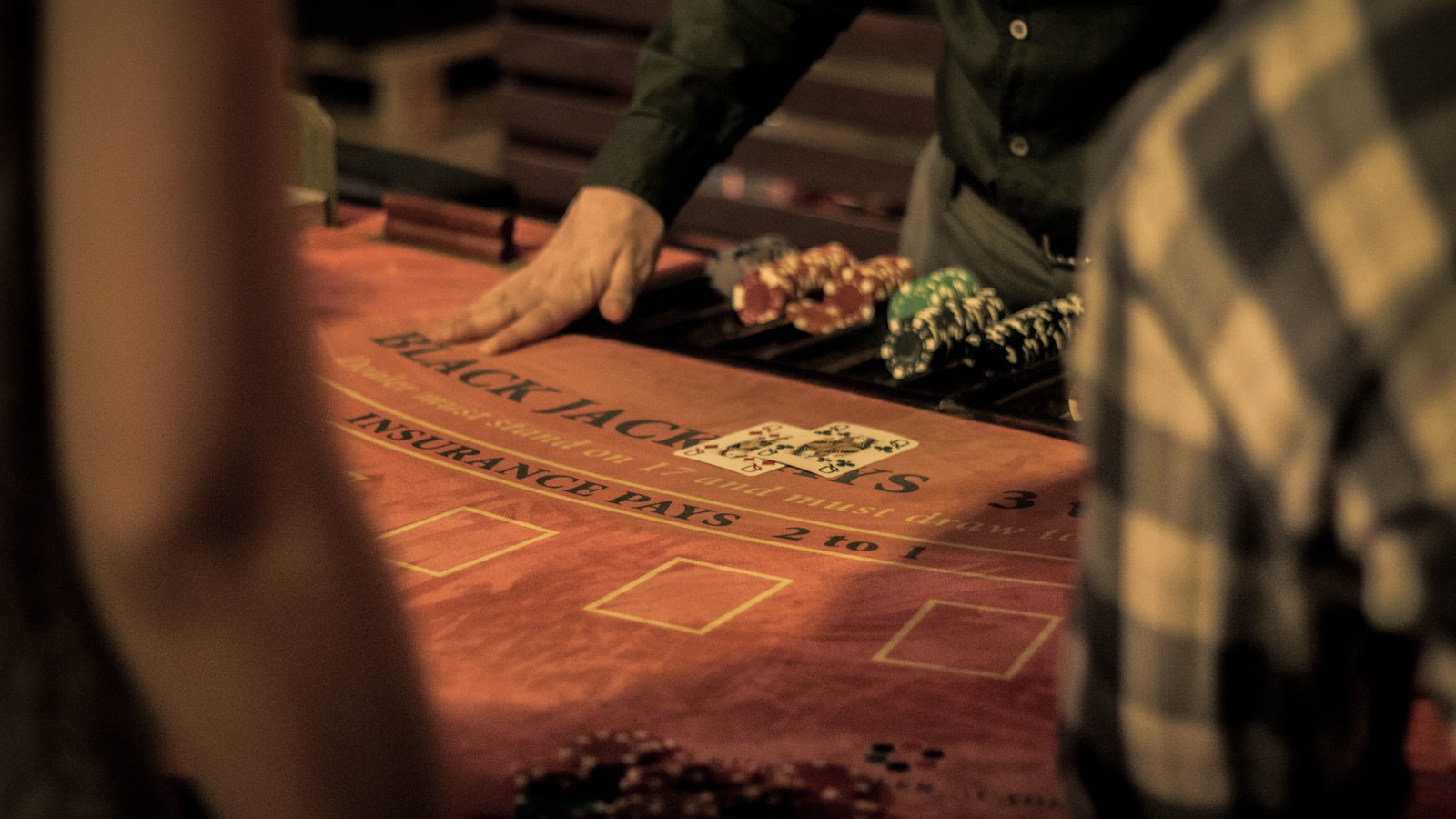 2. Masterclass in Gambling: TV⁣ Series That Spotlight the Intricacies of Casino Culture