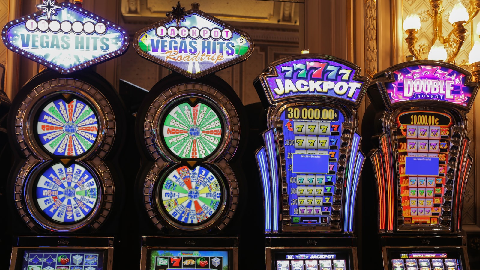 Navigating the Casino Floor: Strategic Tips⁤ to Find ​the Best Slot Machines