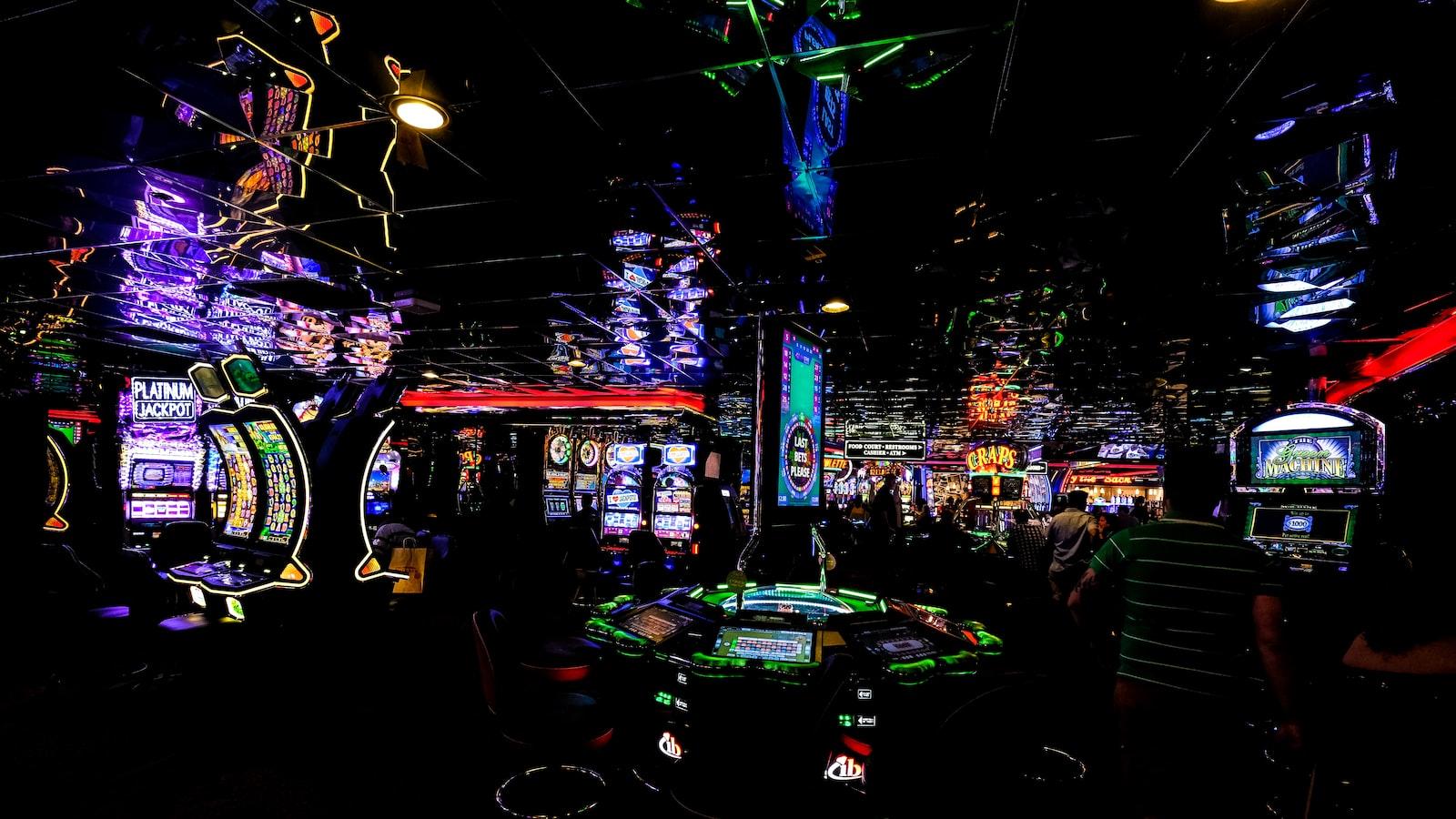 1. The Glitz and Glamour of the Casino ​Floor: Tales from the High-Stakes World of a Casino Dealer